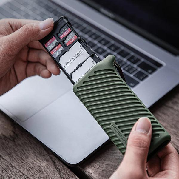 Pgytech GM-162 Lettore E Wallet Per Memory Card Verde Pgytech GM-162 Lettore E Wallet Per Memory Card Verde